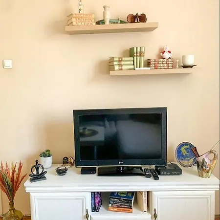 Cute, Spacious In The Heart Of The Old Town Apartman