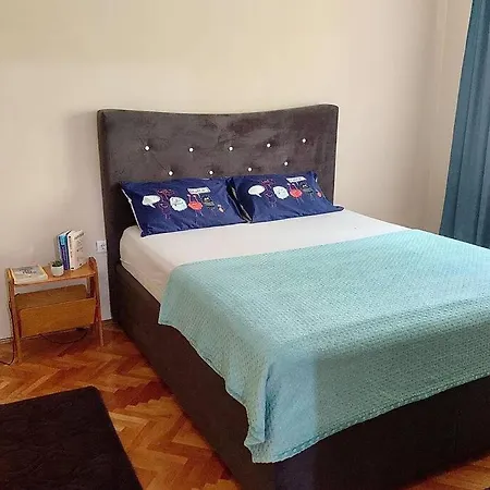Cute, Spacious In The Heart Of The Old Town Apartment *