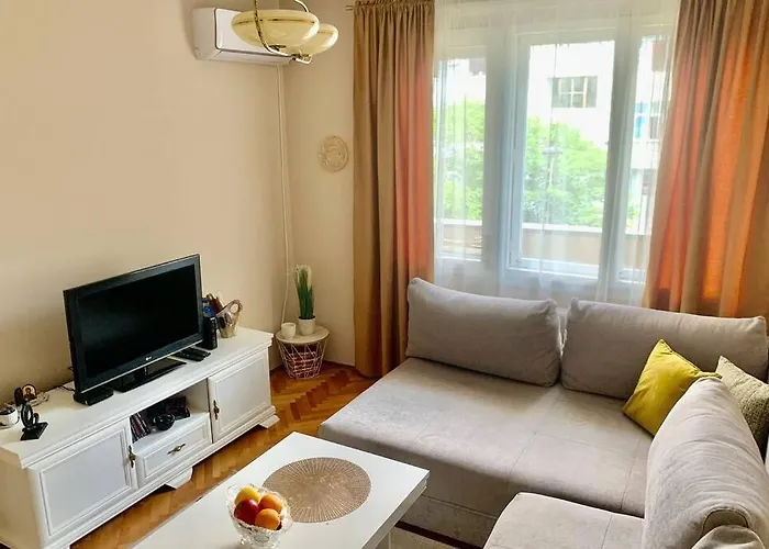 Cute, Spacious In The Heart Of The Old Town Podgoriçe